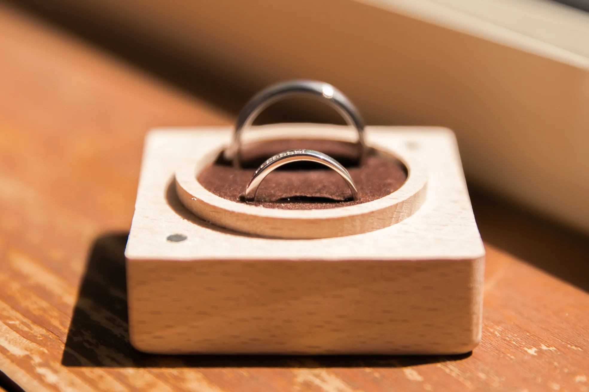 Wedding ring detail photographed by Royale Photography